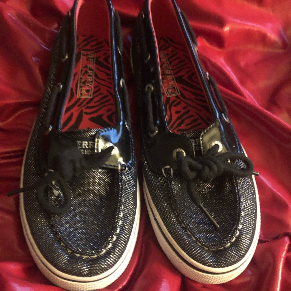 Girls sperry